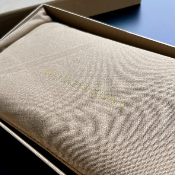 Burberry Men's Zip London Check Long Wallet - Picture 10 of 11